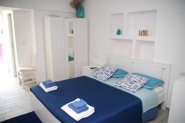 Room 15 of 46