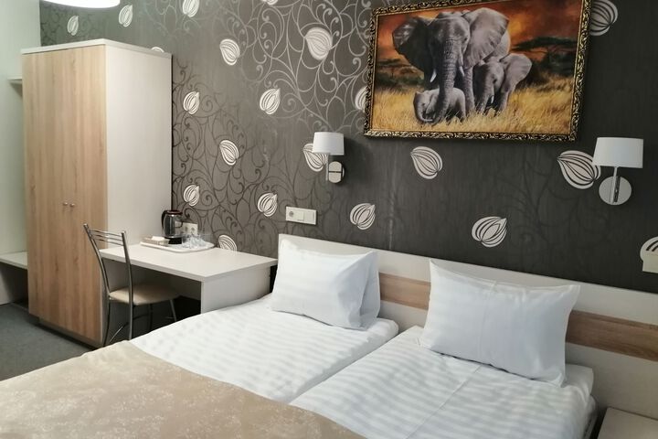 Room 16 of 31
