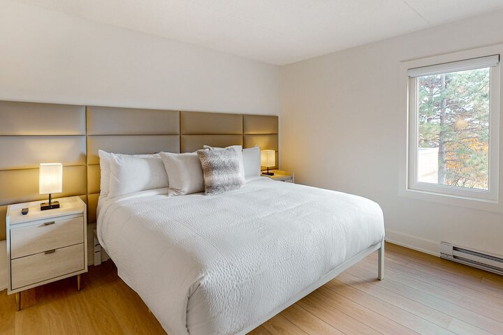 Room 105 of 457
