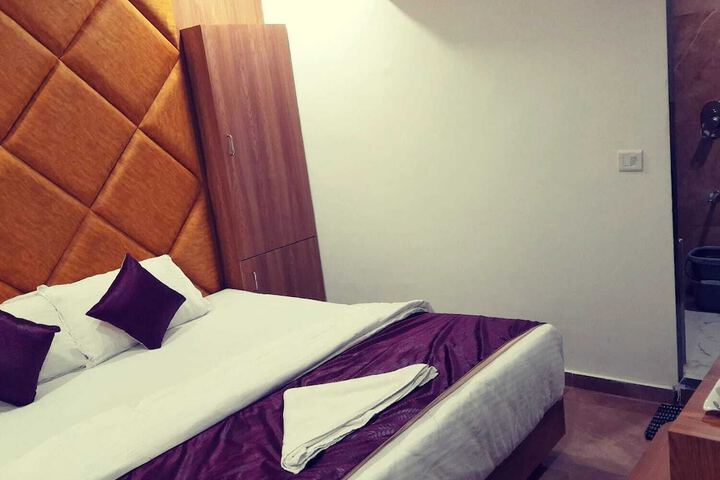 Room 10 of 45