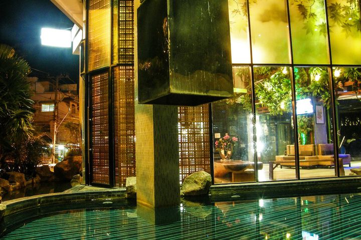 Pools & Facilities