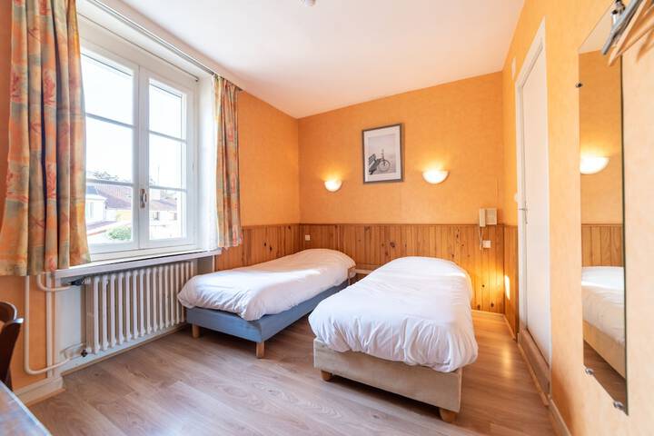 Room 8 of 31