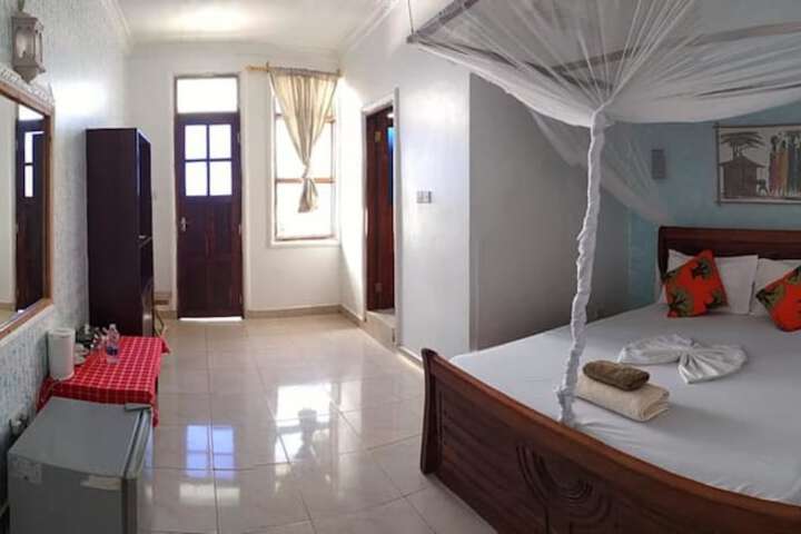 Room 30 of 135