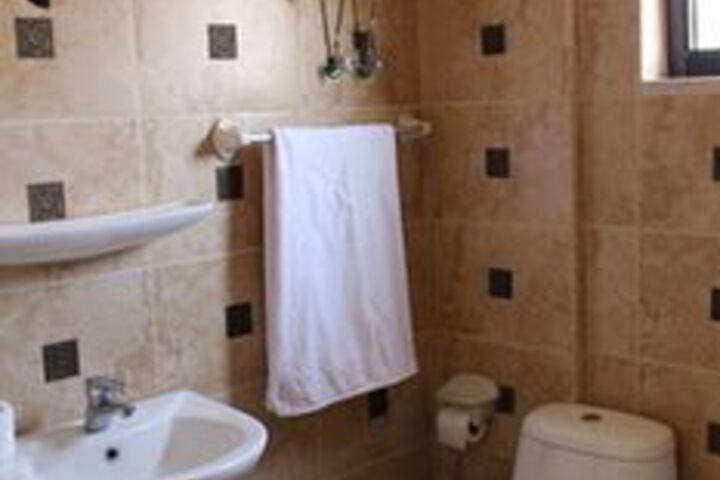 Room 2 of 48