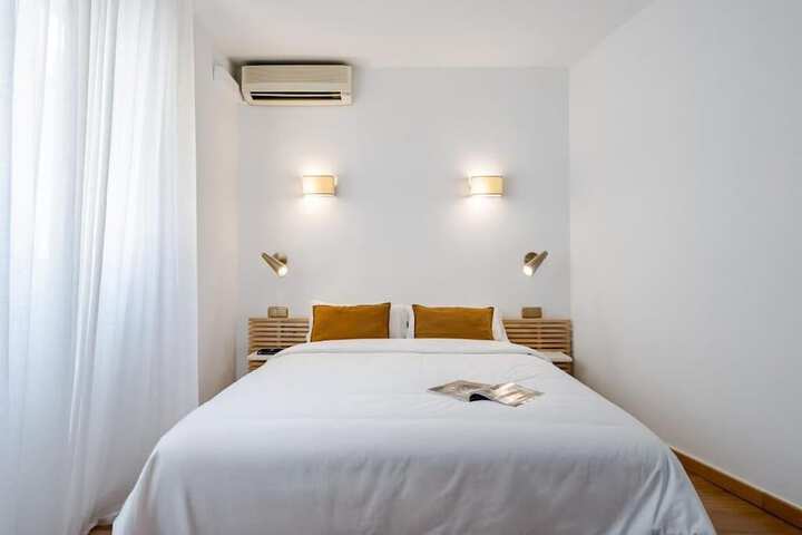 Room 6 of 53