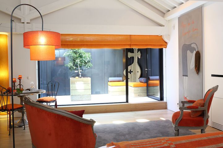 Room 10 of 84