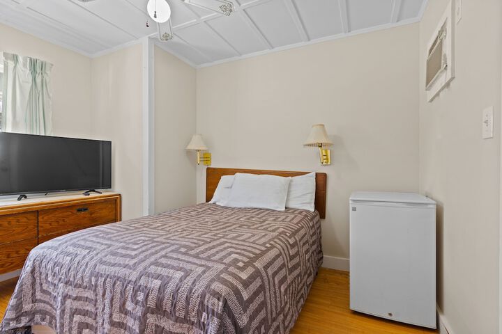 Room 19 of 37