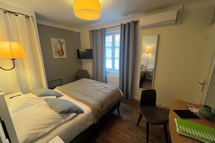 Room 32 of 50