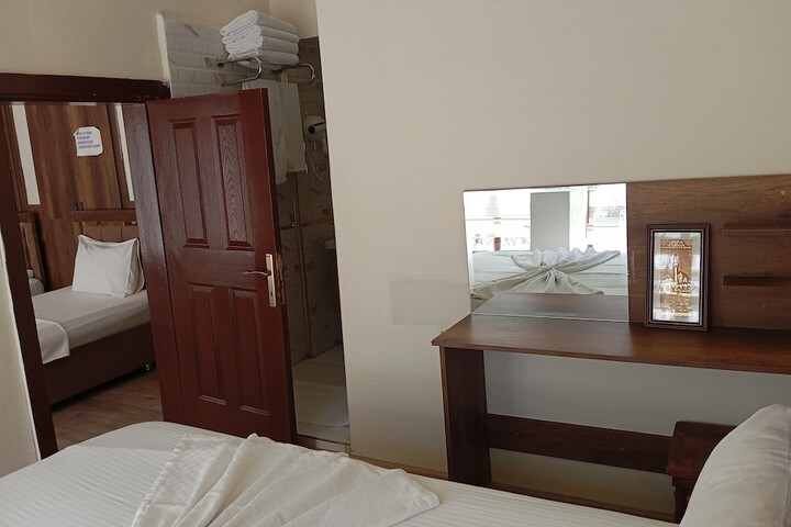 Room 33 of 73