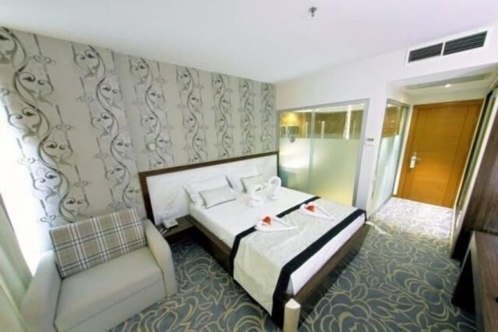 Room 9 of 43