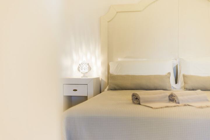 Room 34 of 77