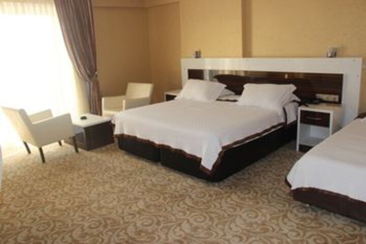 Room 28 of 46