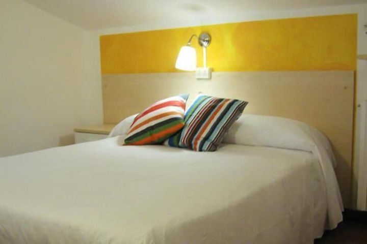 Room 28 of 63