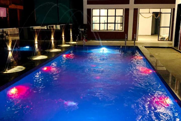 Pool 15 of 23