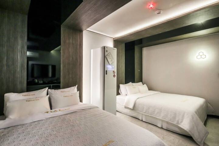 Room 19 of 118