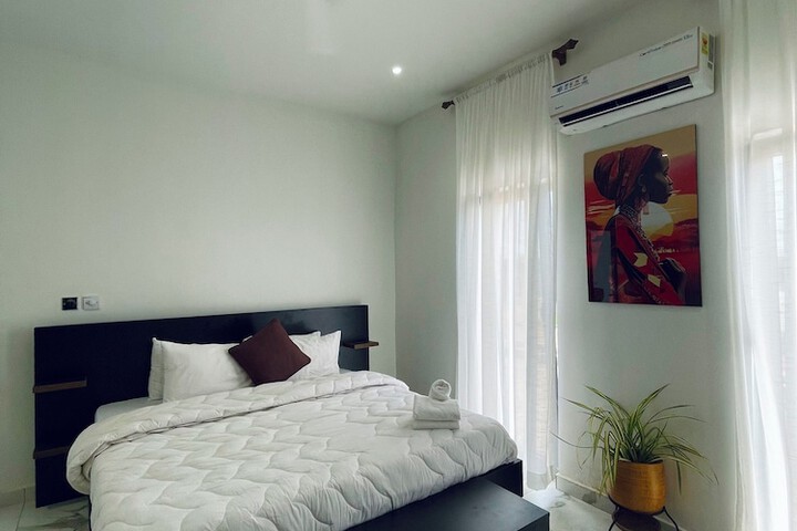 Room 53 of 166