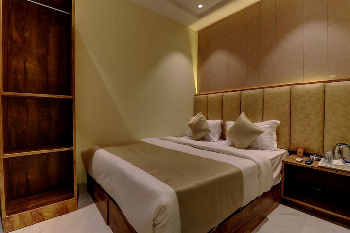 Room 3 of 9