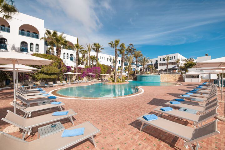 Hotel with Pool