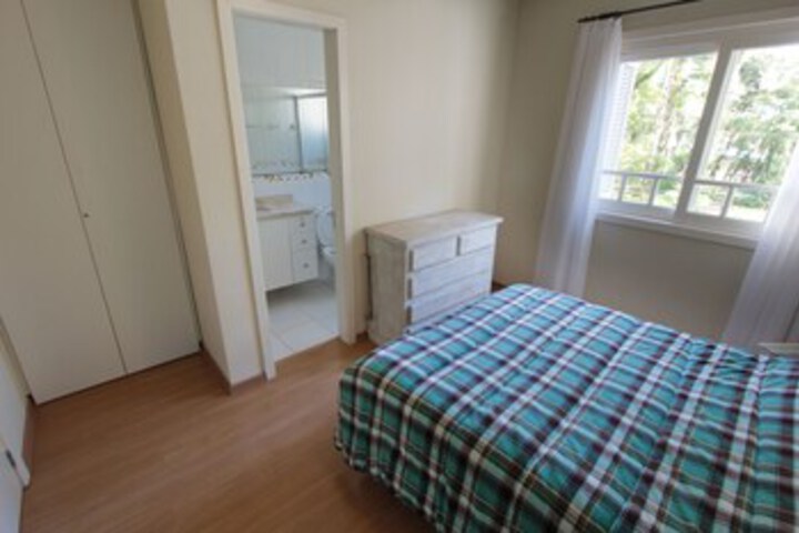Room 10 of 11