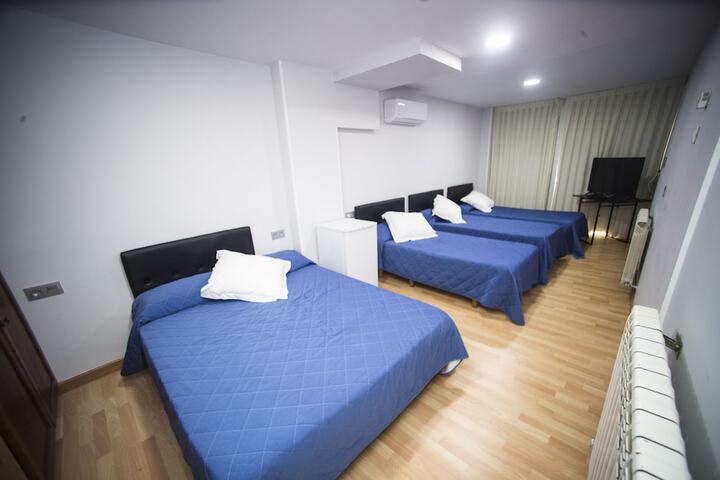 Room 8 of 34