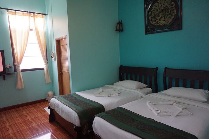 Room 6 of 30