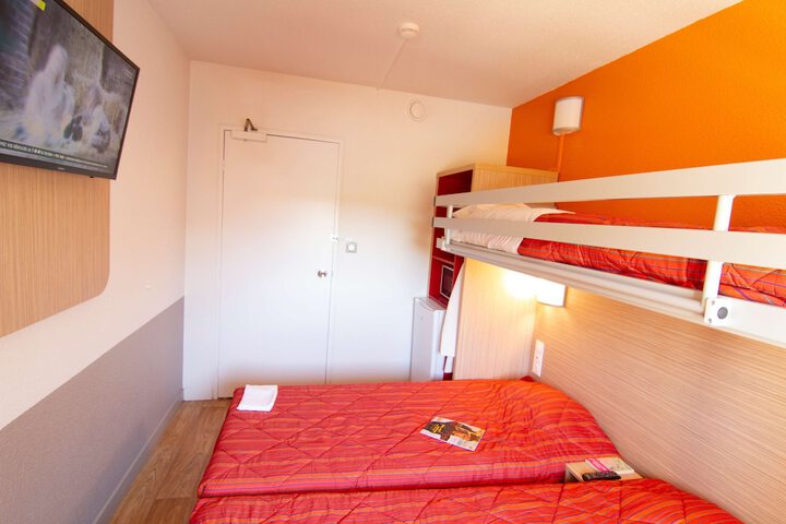 Room 45 of 116
