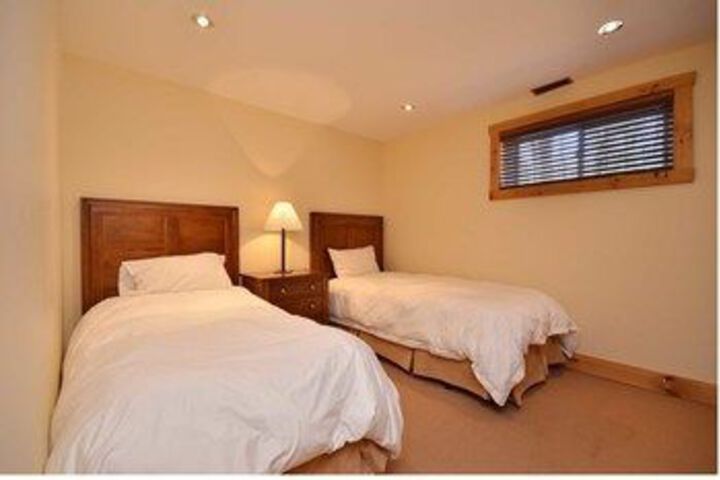 Room 3 of 18