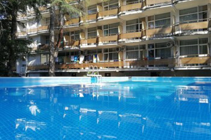 Pool 33 of 35