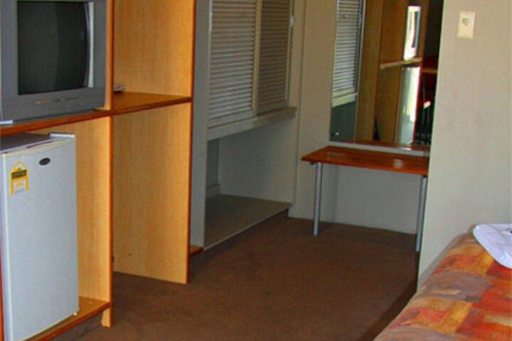 Room 11 of 17