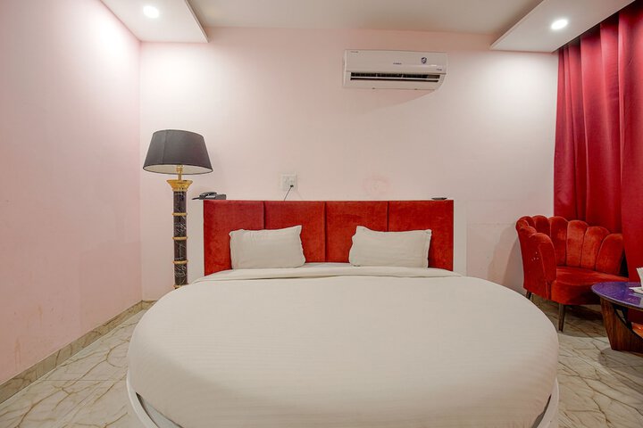 Room 26 of 34