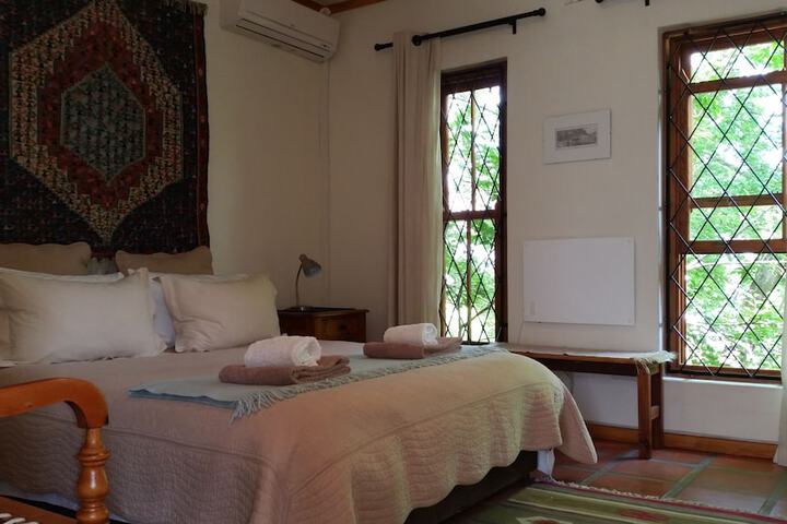 Room 3 of 103