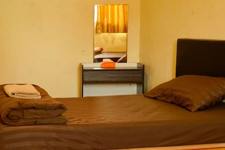 Room 3 of 11
