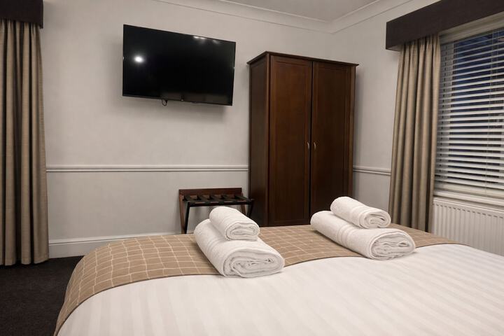Room 13 of 54