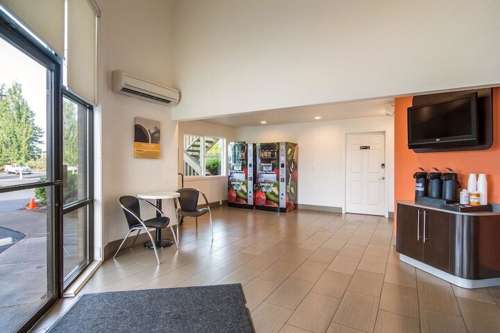 Hotel Interior 4 of 38