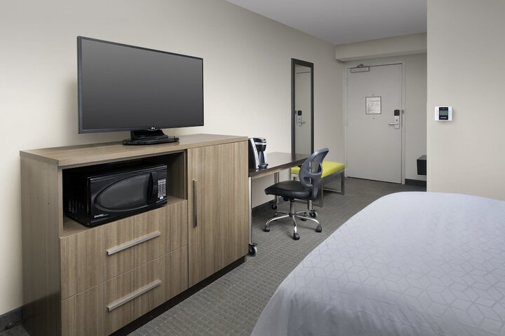 Standard | King Bed (13 of 19)