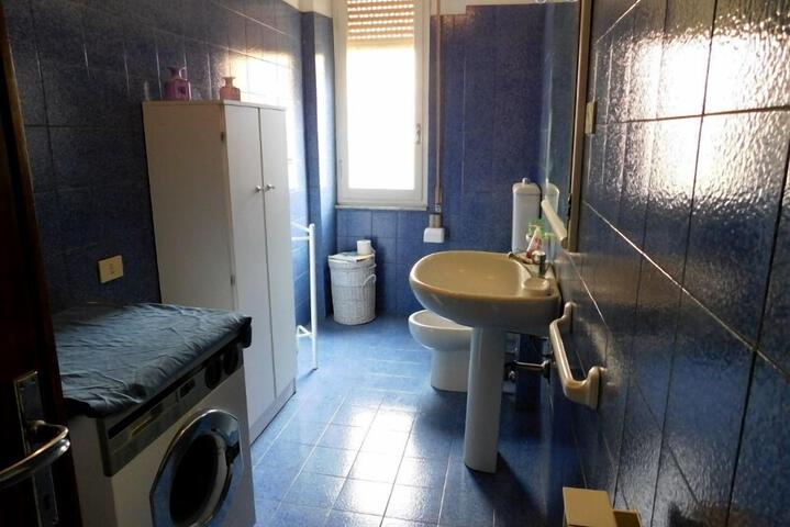 Room 2 of 5