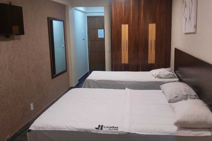 Room 16 of 44
