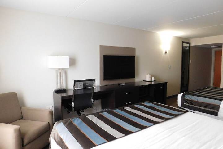 2 Queen Beds (1 of 7)