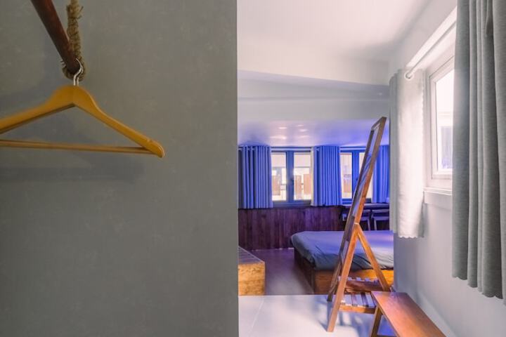 Room 28 of 29