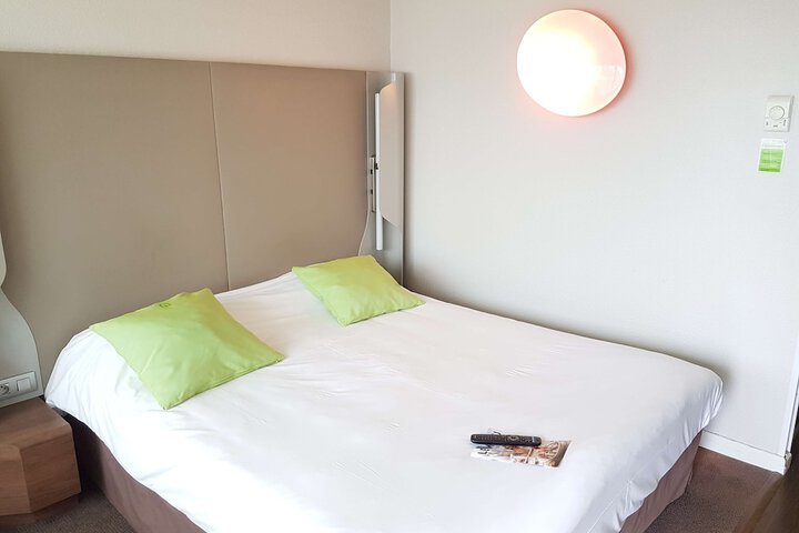 Room 12 of 44