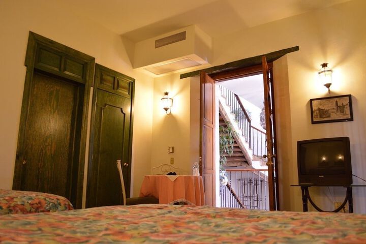 Room 6 of 67