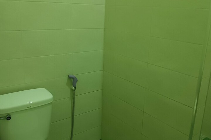 Room 13 of 30