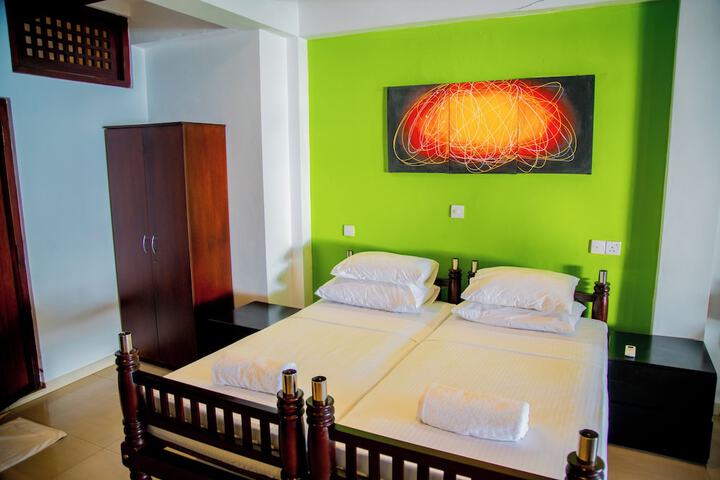 Room 3 of 29