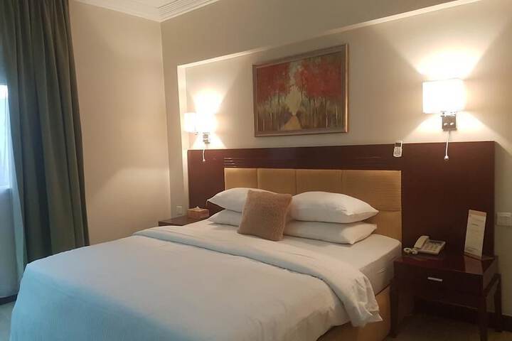 Room 4 of 15