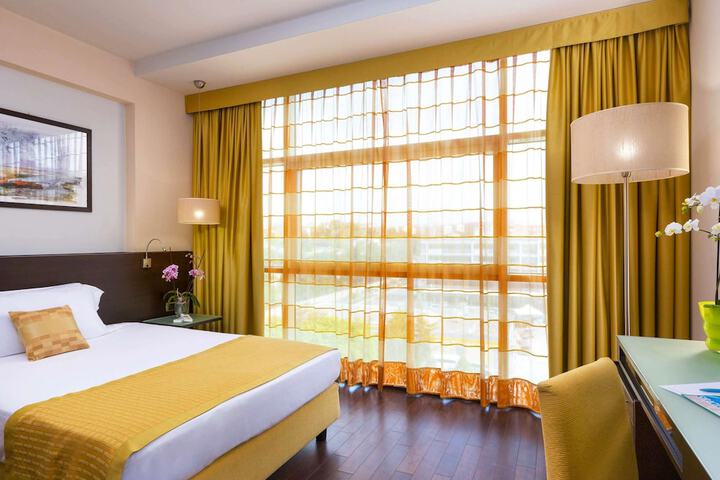 Room 14 of 72