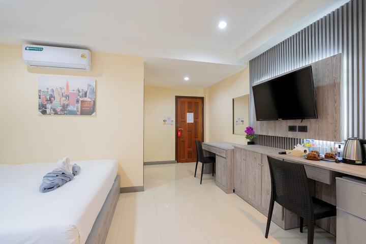 Room 10 of 63