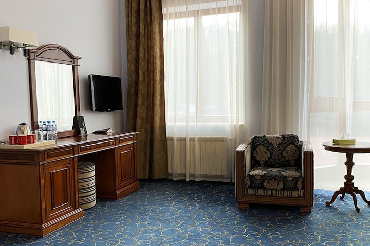 Room 28 of 141