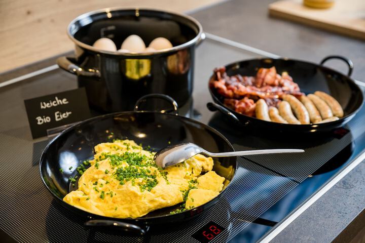 Breakfast/Coffee Service 61 of 68