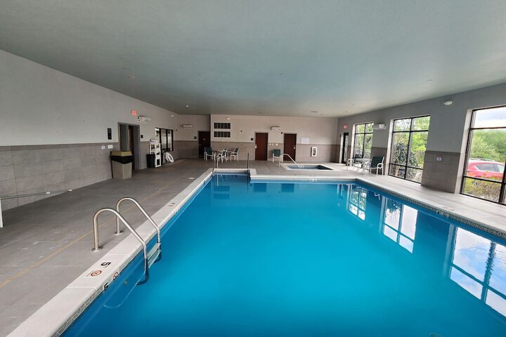 Hotel with Pool