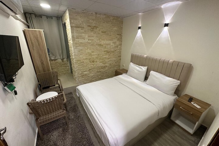 Room 14 of 46